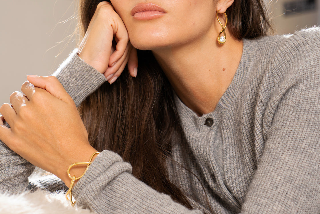 How to Style Minimalist Jewelry for Maximum Impact