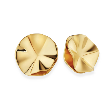 
Channel a sophisticated, artful look in a vintage-inspired style. The Bidu Fanned Stud Earrings feature a folded, wavy-effect silhouette with high shine and major impact. Handcrafted in brass by artisans in Kenya using traditional techniques.
Handmade in Kenya in 24k gold-plated brass using traditional techniques. 