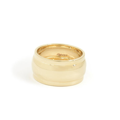 This ring combines our love of donuts and gold to have a 100% 14K golden donut! 
The fun part of this ring is that we can engrave it with what ever you want. We have engraved ours with the word manifestation so we can put out into the world the need for more Golden Donuts! 

Can be engraved with up to 8 symbols.
The engraving will be in our script font.
All engraved products are final sale.


14K Yellow Gold Donut Band 


Fulfilled by our friends at BONDEYE JEWELRY ® 
*Please Note:Rewards cannot be applied to this productThis item is not eligible for returns 
  